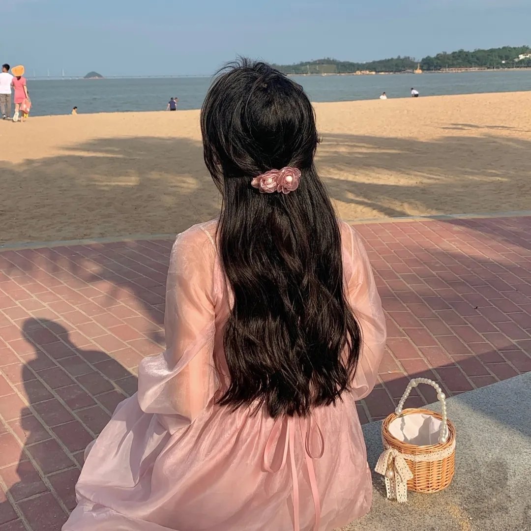 第一次的辣妹海报